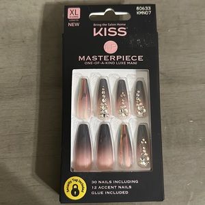 Kiss press on nails